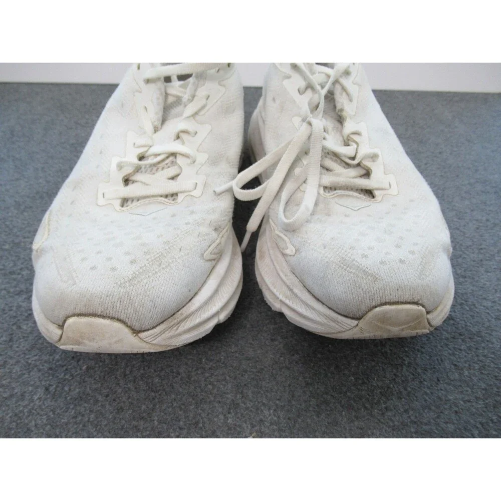 Hoka One One please see